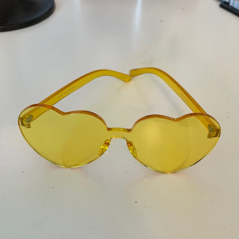 New Yellow Heart Shaped Fashion Sunglasses